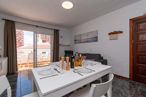 Dining - Las Floritas 18 - Two Bed (Playa de las Américas)