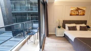 Standard Double Room | Premium bedding, minibar, in-room safe, blackout drapes