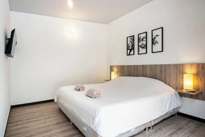 4 bedrooms, free WiFi, bed sheets