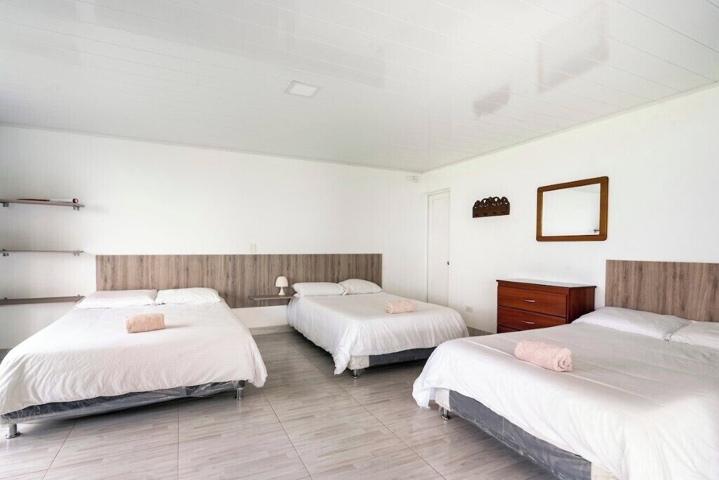 4 bedrooms, WiFi (free), bed sheets