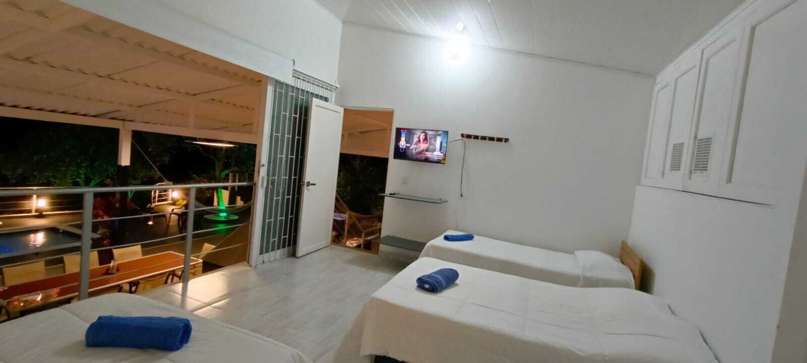4 bedrooms, WiFi (free), bed sheets