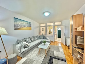 Comfort Apartment, Park View | Living area