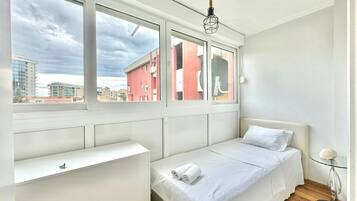 Comfort appartement, uitzicht op park | 3 slaapkamers, een bureau, een laptopwerkplek, geluiddichte muren