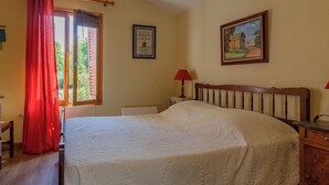 1 bedroom, free WiFi - Charming family cottage with garden and Wifi, pets allowed (Montilliers)