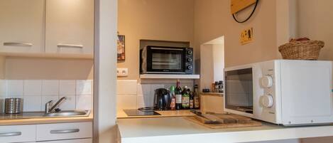 Fridge, microwave, oven