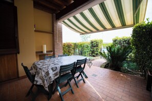 Club Apartment, Garden View | Terrace/patio - Appartamento Stefano (Polpenazze del Garda)