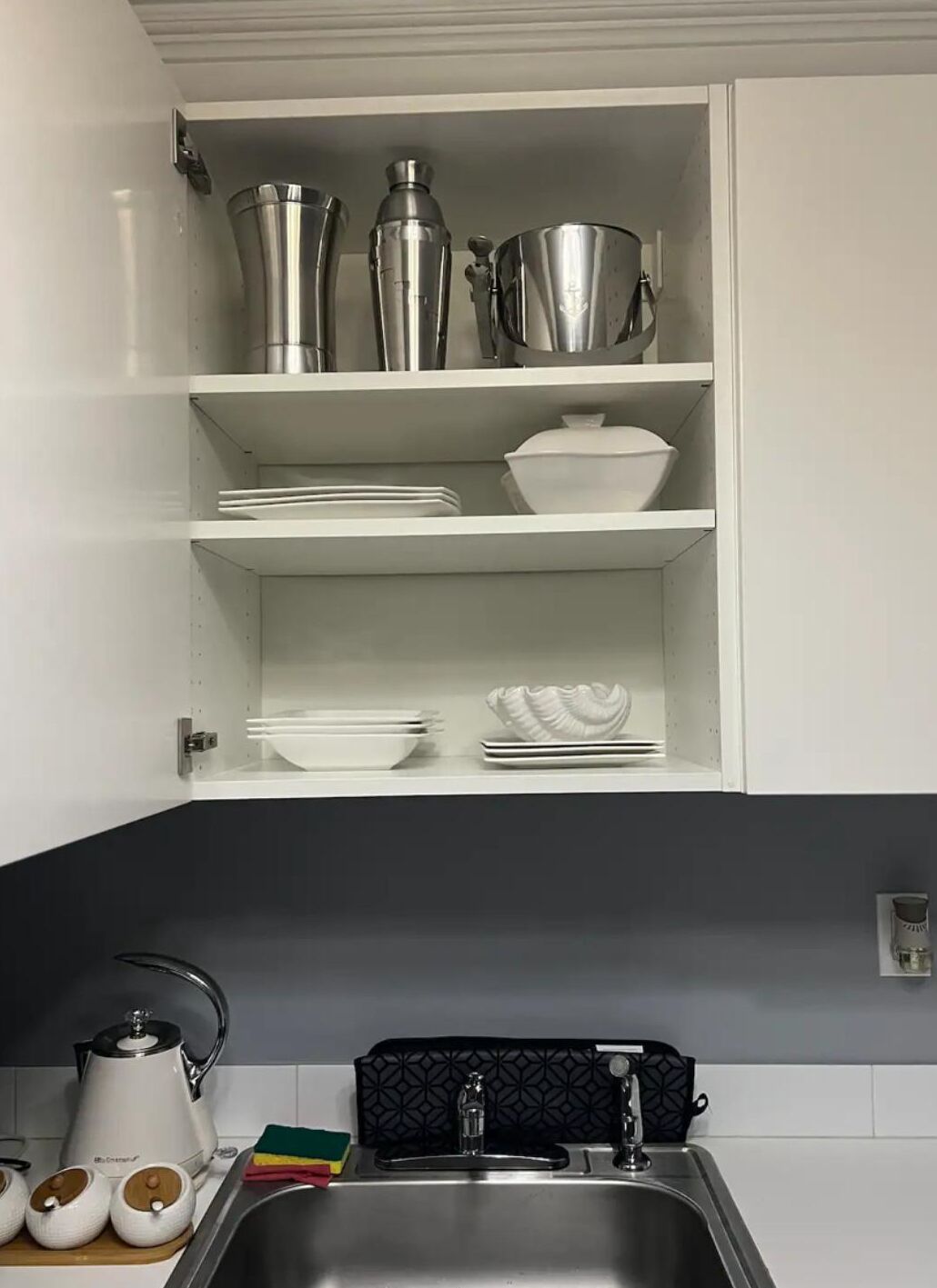 雪櫃、微波爐、焗爐、爐具