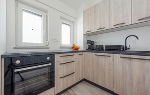 Frigorífic, forn, placa de cuina i rentaplats