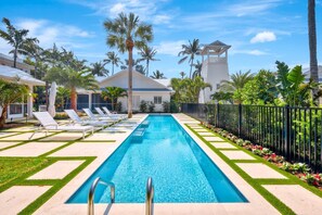 Pool - Olde Naples - William Raveis Rentals (Naples)