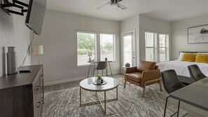 Desk, iron/ironing board, WiFi, bed sheets