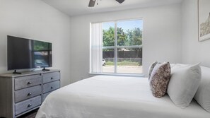 1 chambre, bureau, fer et planche à repasser, Wi-Fi