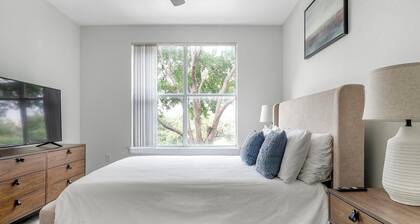 Landing | Incredible 2BD, Clubhouse, Courtyard