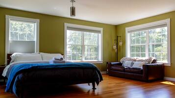 1 bedroom, iron/ironing board, travel cot, WiFi