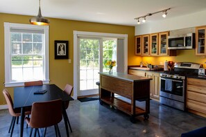 Fridge, microwave, oven, stovetop - New Modern Home w/ Parking Soaking Tub, EV Charger (Burlington)