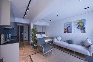 Masa, dizüstü bilgisayar çalışma alanı, ses yalıtımı, ütü/ütü masası 