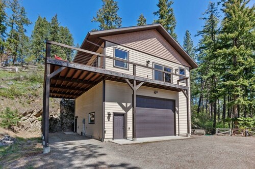 Lakeview Mountaintop Retreat in Bayview