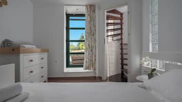 3 bedrooms, in-room safe, iron/ironing board, free cots/infant beds