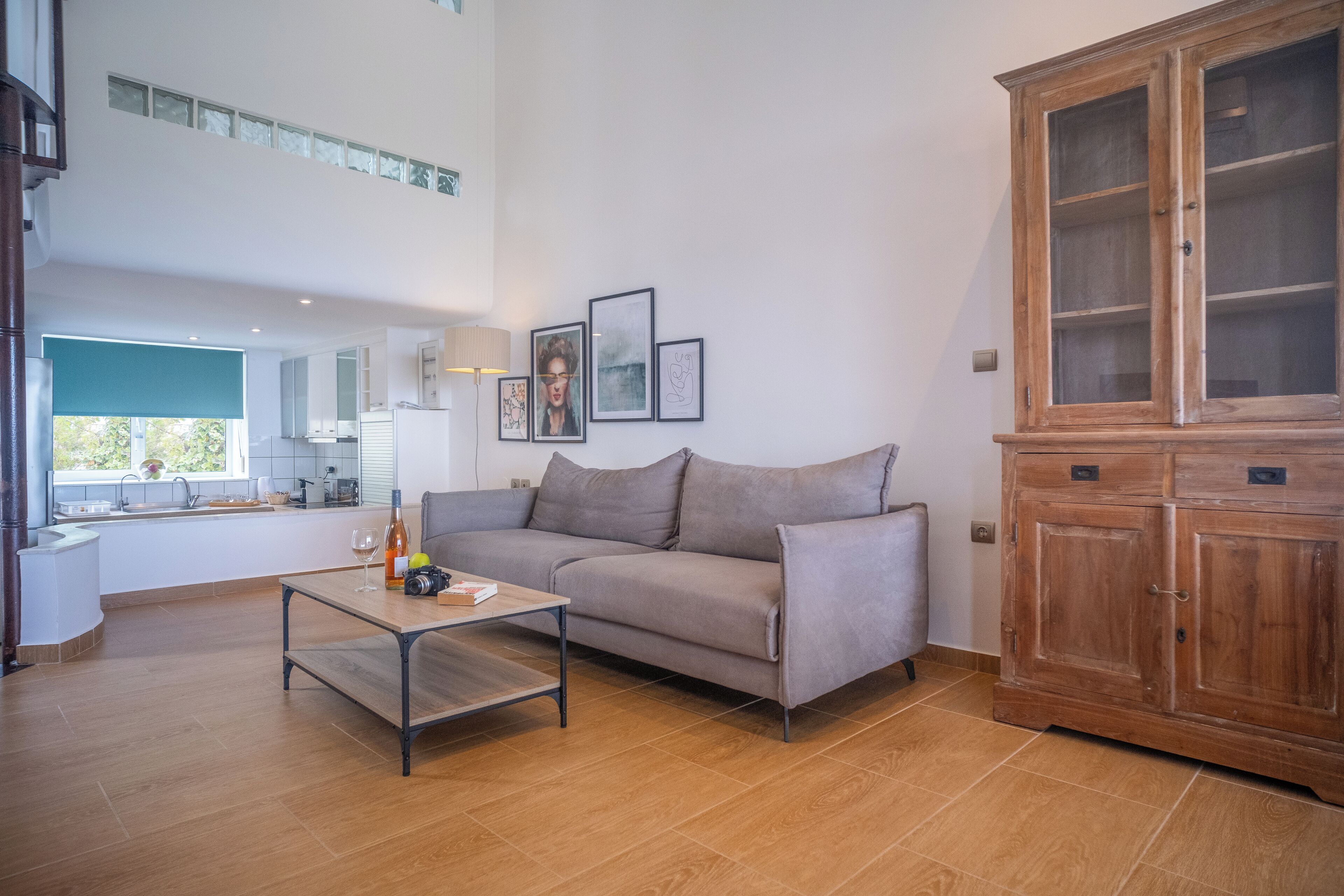 Familie villa | Woonruimte | Een 42-inch flatscreentelevisie met kabelzenders