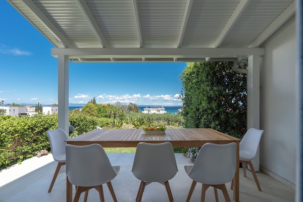 Vila Klasik | Area keluarga | Televisi layar datar 42-inci dengan saluran TV kabel