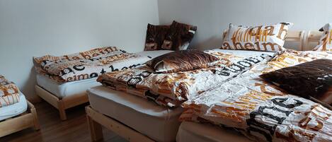 1 多间卧室、熨斗/熨衣板、免费 WiFi、床单