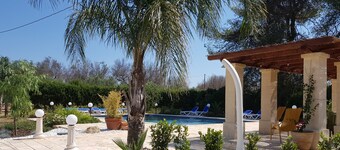 Romantic Italian villa with superb heated pool and beautiful gardens near Oria