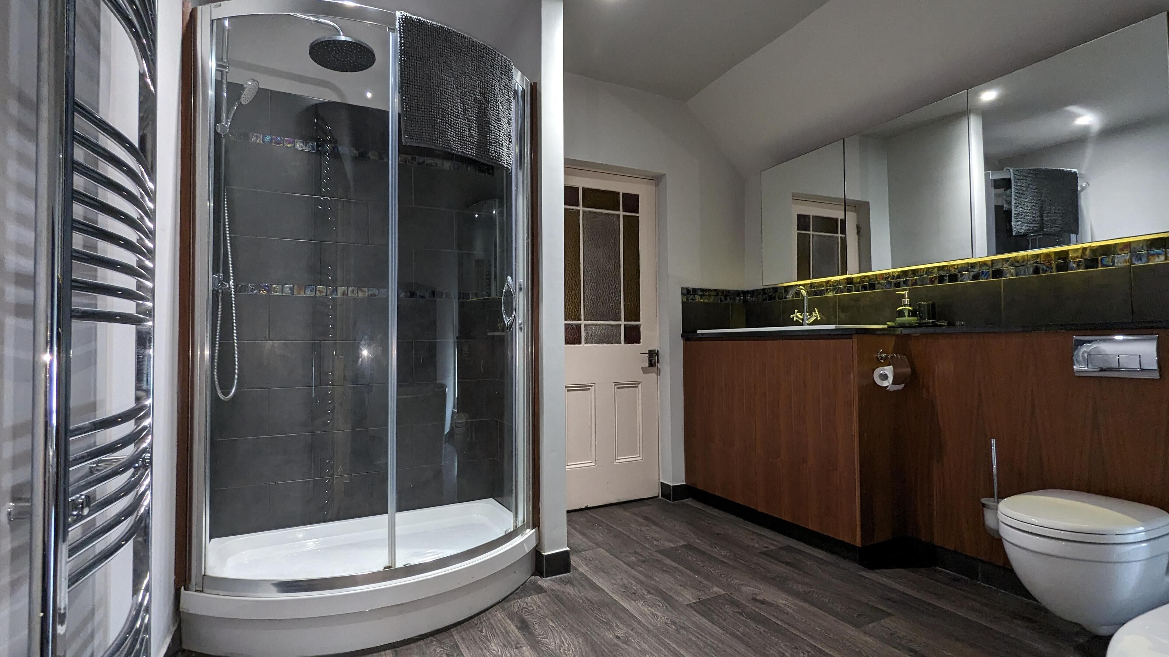 Apartment | Bathroom | Separate bathtub and shower, deep-soaking bathtub, hair dryer, towels