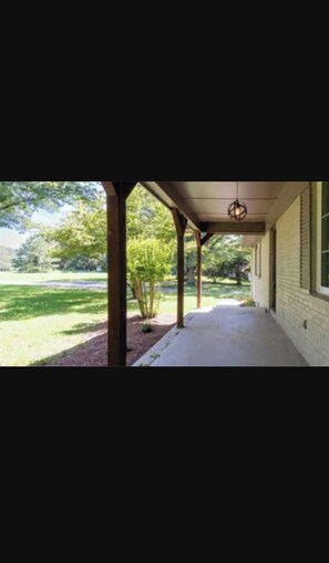 Property grounds - Discover Albertville charm, quick ride to Sand Mountain & Lake Guntersville ! (Albertville)