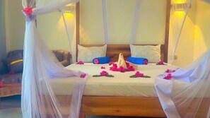 Pillowtop-bedden, individueel gedecoreerd, individueel gemeubileerd