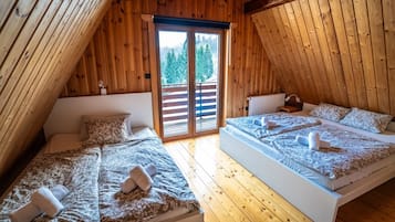 2 bedrooms, travel crib, WiFi, bed sheets