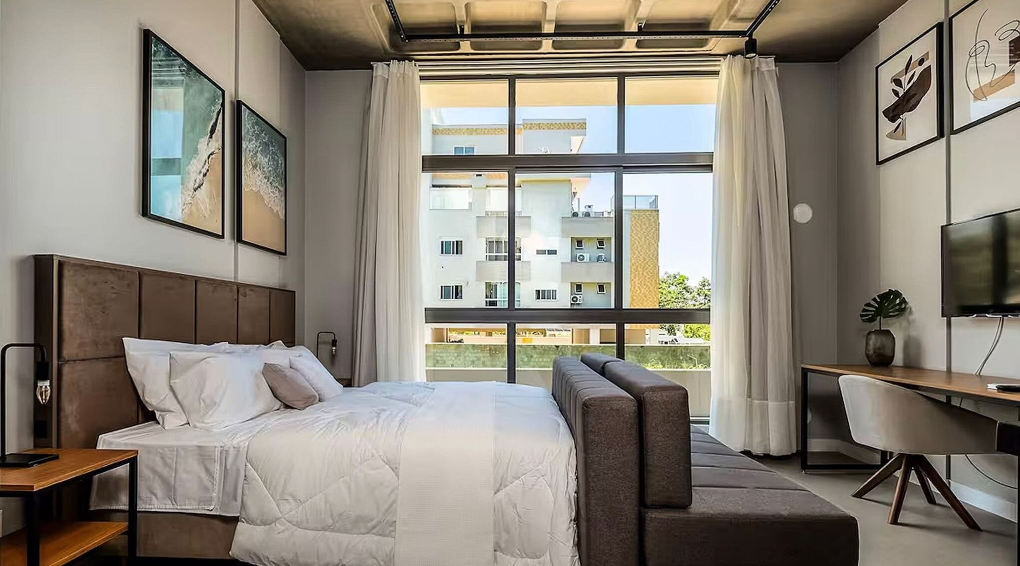 Basic-Studio | Bügeleisen/Bügelbrett, kostenloses WLAN