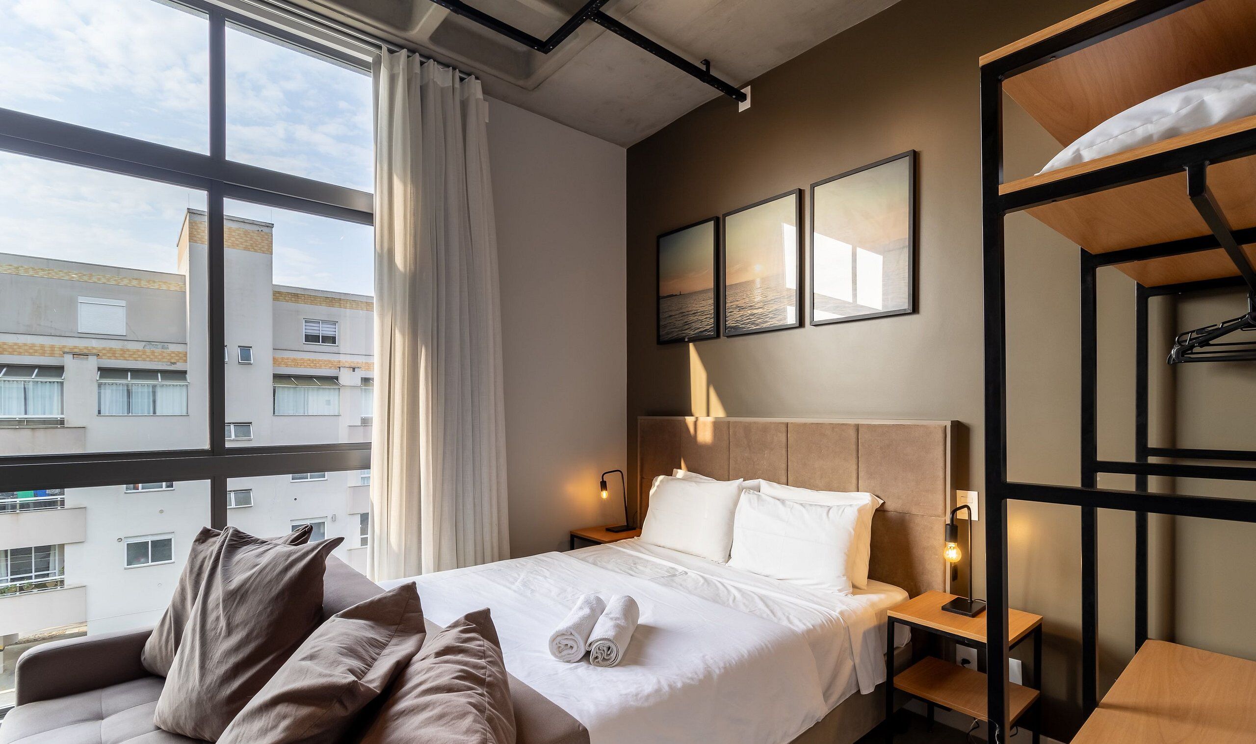 Basic-Studio | Bügeleisen/Bügelbrett, kostenloses WLAN