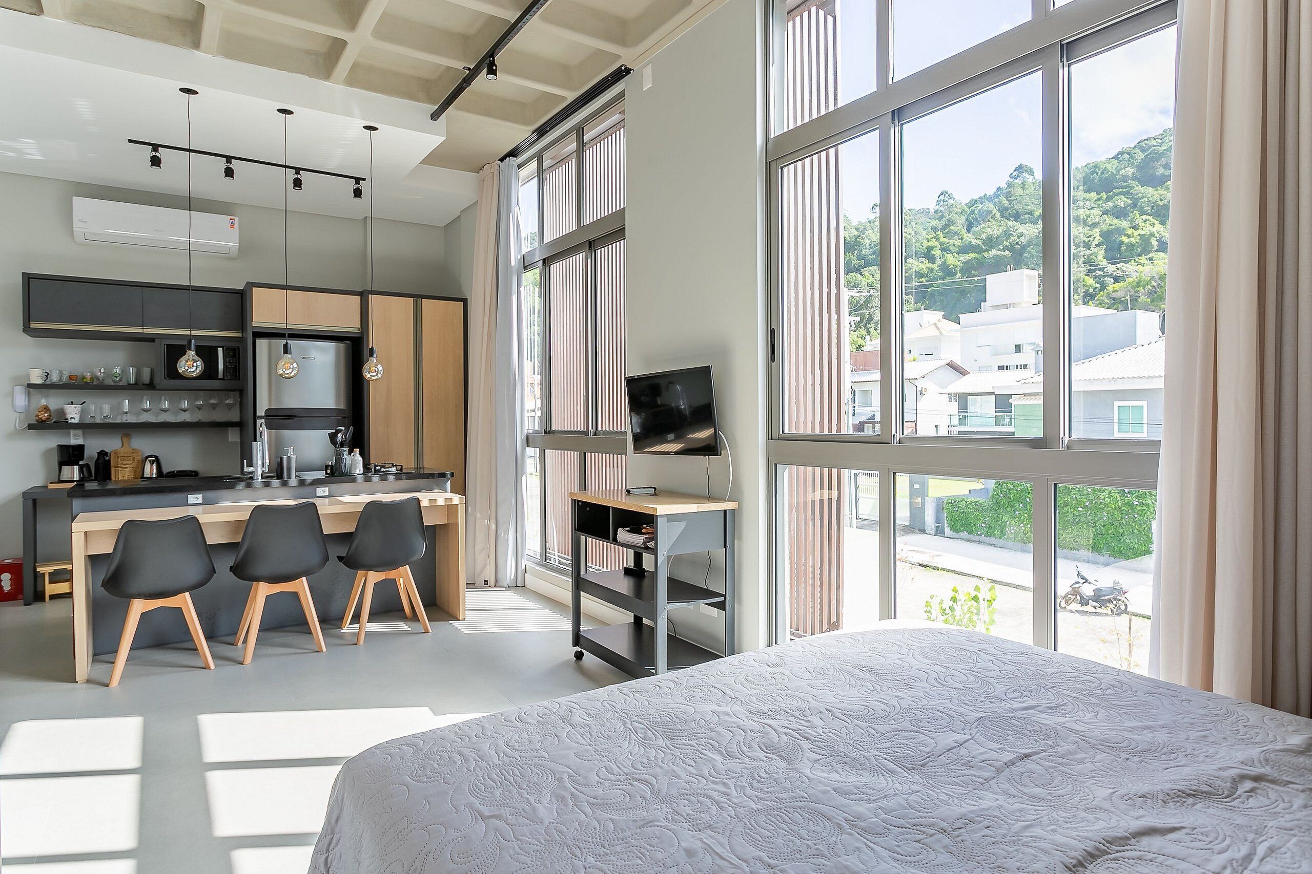 Basic-Studio | Bügeleisen/Bügelbrett, kostenloses WLAN