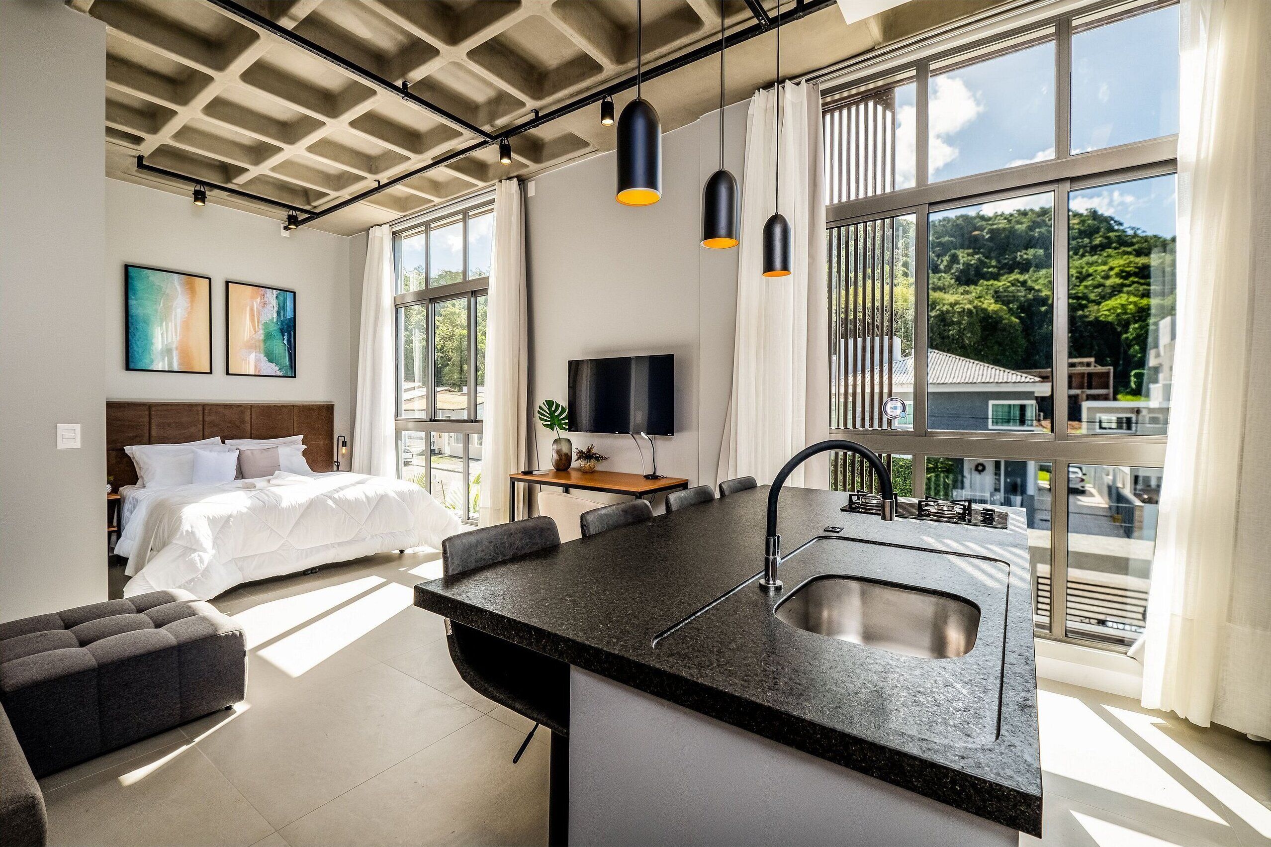 Basic-Studio | Bügeleisen/Bügelbrett, kostenloses WLAN