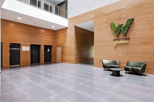 WestSide Garden Apartments by FirstHost