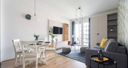 WestSide Garden Apartments by Urbanrent
