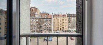 Komuny Paryskiej 72A | Wroclaw | Bright Studio | Wi-Fi | Balcony | Pet Friendly