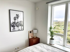 2 bedrooms, desk, iron/ironing board, travel cot
