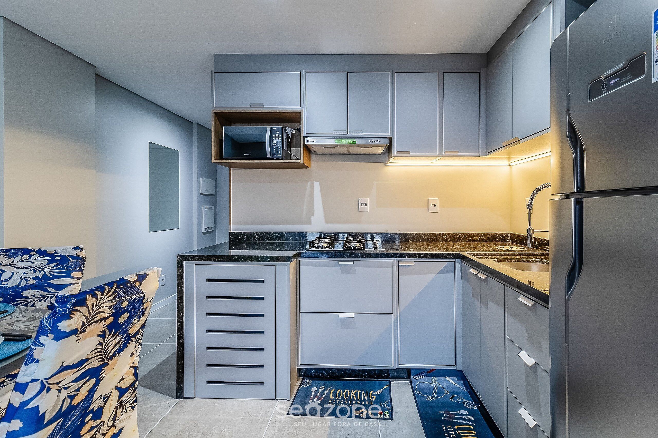 Apartment | Private kitchen | Fridge, coffee/tea maker, blender, cookware/dishes/utensils