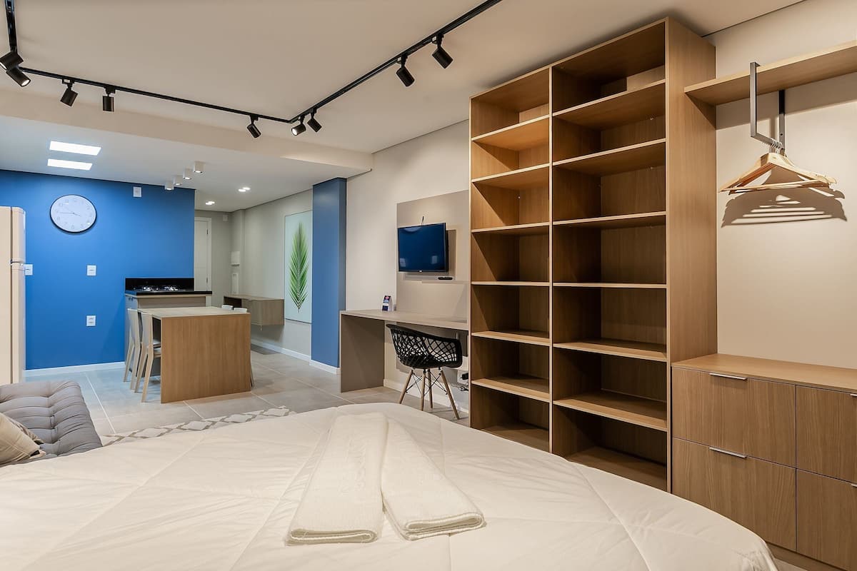 Iron/ironing board, free WiFi