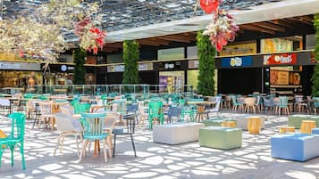 Apartment | Outdoor dining
