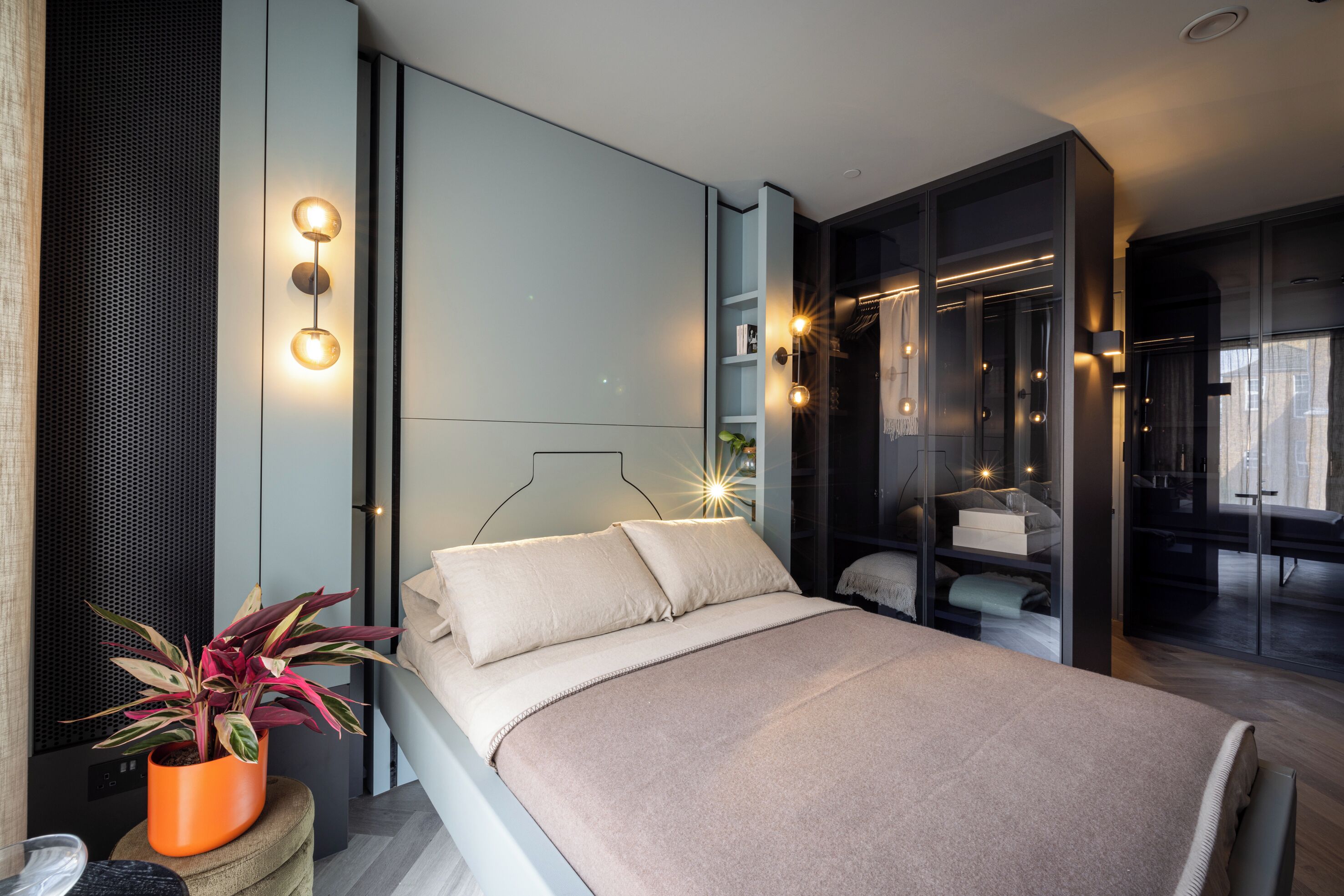 Superior Studio | Laptop workspace, free WiFi, bed sheets