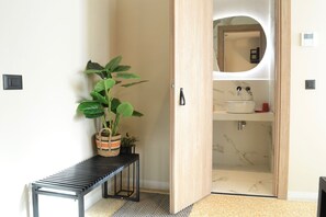 Douche, douche cascade, articles de toilette (gratuits)