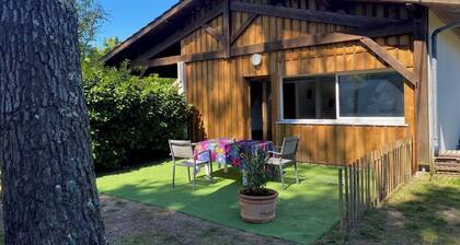 Maison cabane- Gite D'ici et d'ailleurs 2-