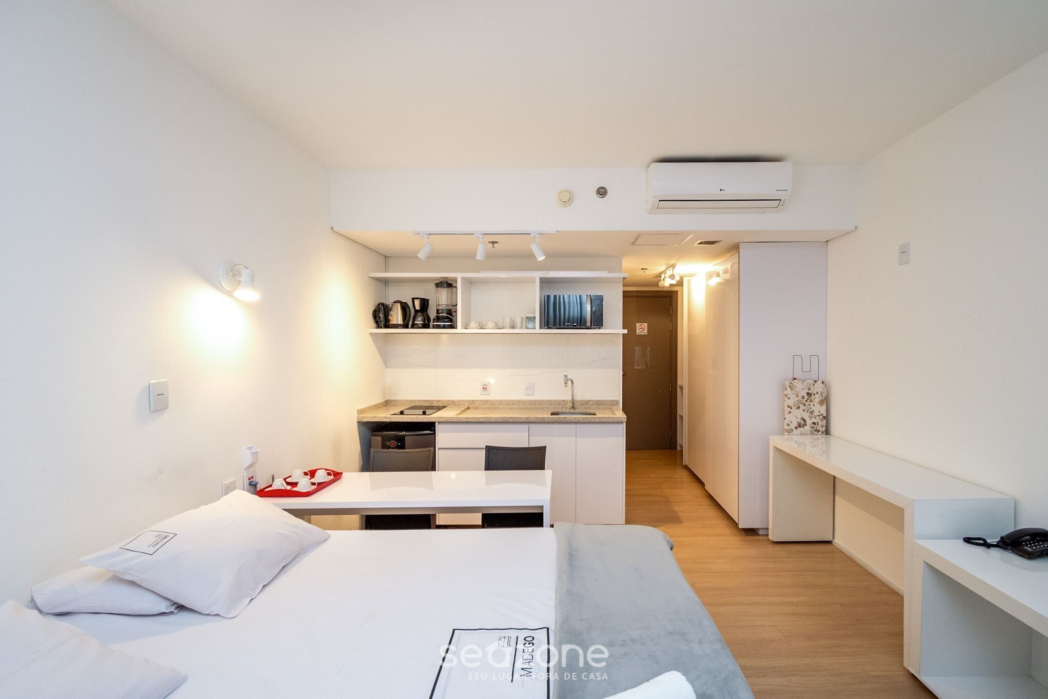 Eenvoudig appartement | Een strijkplank/strijkijzer, gratis wifi, beddengoed