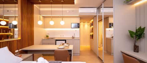 1 habitación, tabla de planchar con plancha, wifi gratis y ropa de cama