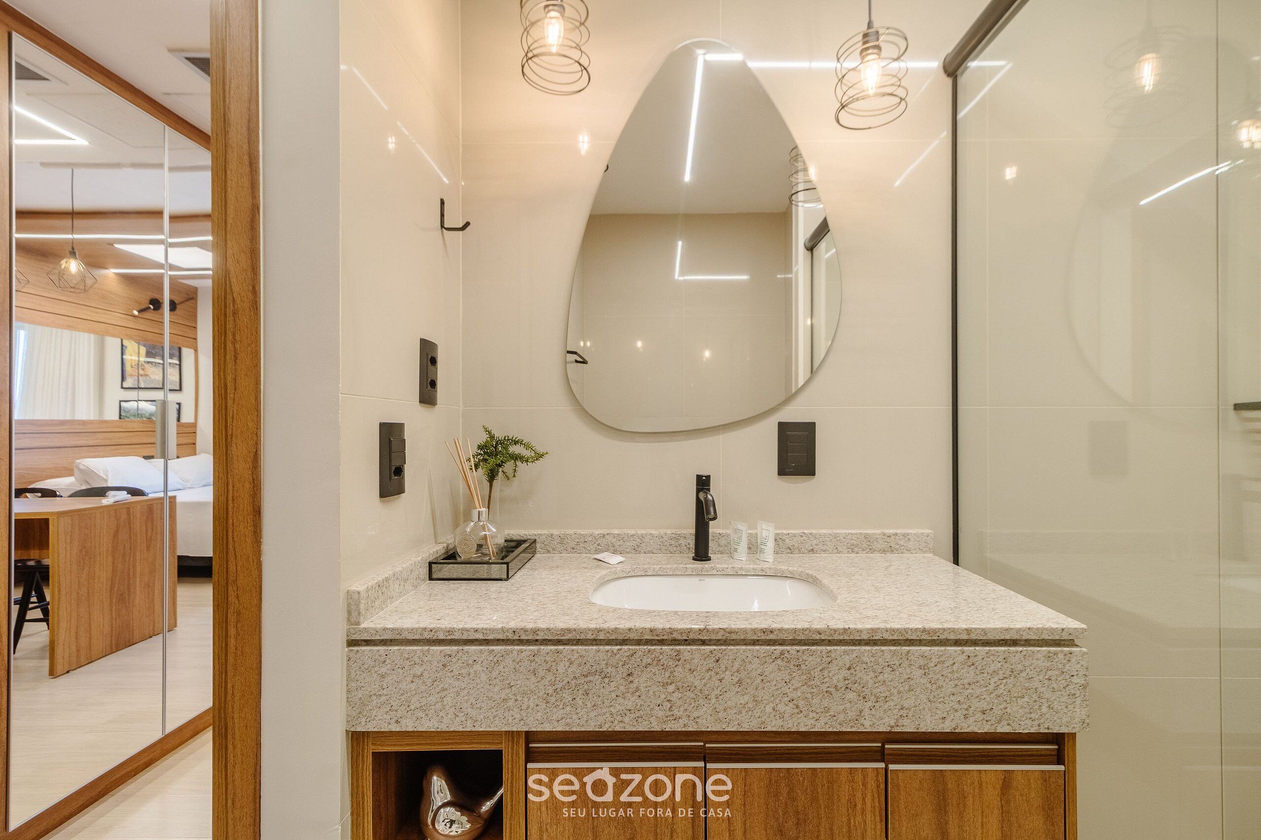 Basic-Apartment | Badezimmer | Dusche, Haartrockner, Handtücher, Seife