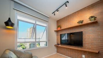 Apartamento básico | Zona de estar | Una televisión