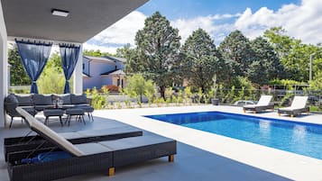 Außenpool (je nach Saison geöffnet)