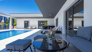 Seasonal outdoor pool