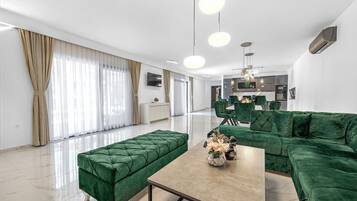 Flachbildfernseher, Kamin